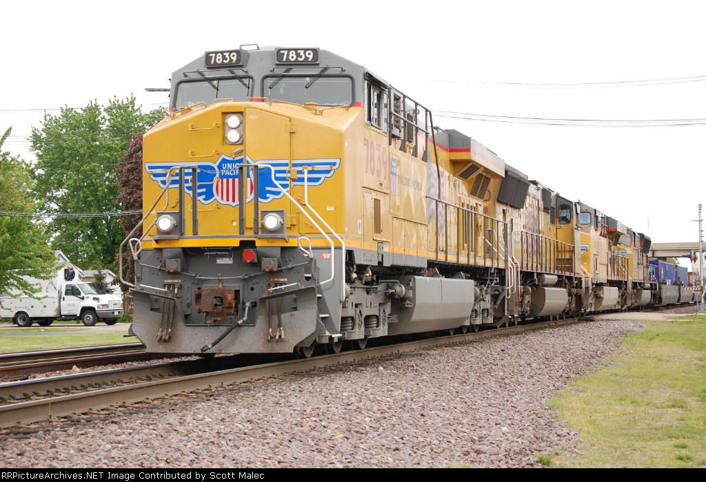 UP 7839, 3798, 5695 &amp; 4833